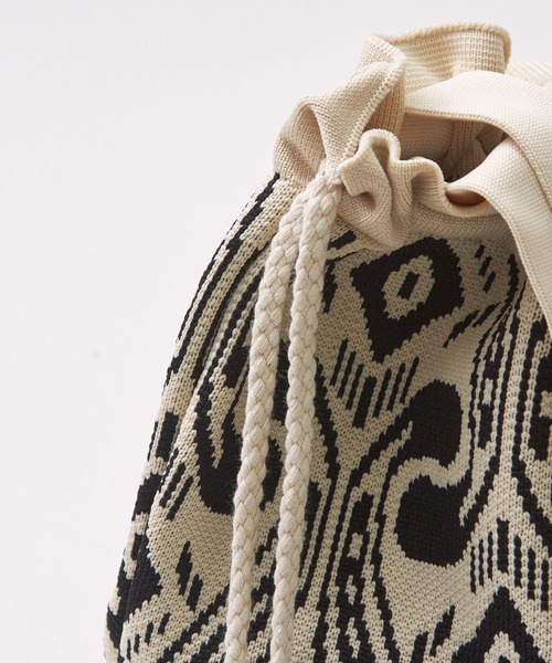 CUBE SUGAR（キューブシュガー）の「ナイロンジャガード柄巾着ミニトートバッグ（トートバッグ・レディース・ナチュラル/ブラック/ブルー・M）」の12枚目の写真