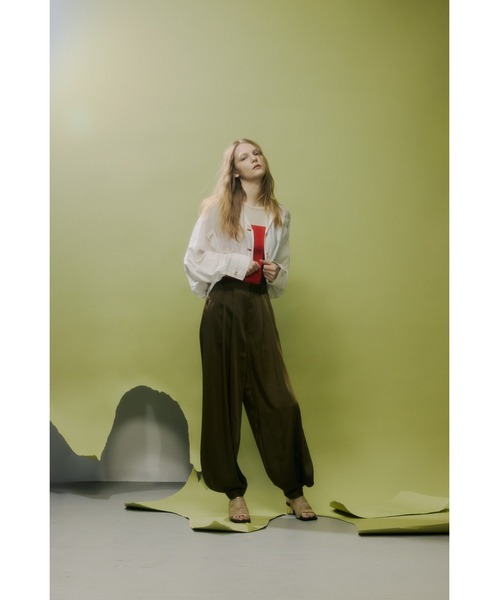 PLUS（プラス）の「【PLUS】アラジンバルーンパンツ（スラックス・レディース・ブラック/カーキ/ホワイト・SMALL/MEDIUM）」の3枚目の写真
