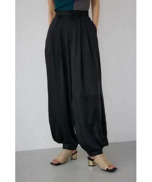 PLUS（プラス）の「【PLUS】アラジンバルーンパンツ（スラックス・レディース・ブラック/カーキ/ホワイト・SMALL/MEDIUM）」の2枚目の写真