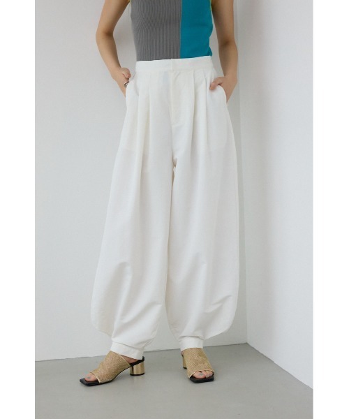 PLUS（プラス）の「【PLUS】アラジンバルーンパンツ（スラックス・レディース・ブラック/カーキ/ホワイト・SMALL/MEDIUM）」の4枚目の写真