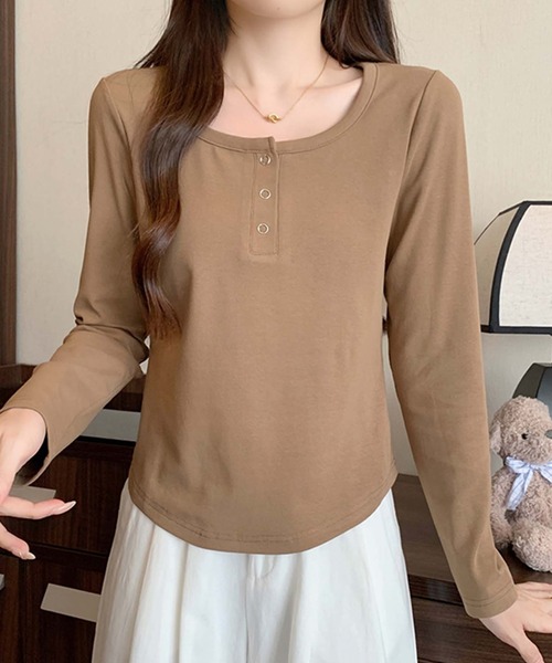 Girly Doll(ガーリードール)の「ヘンリーネックカットソー(Tシャツ/カットソー・レディース・ブラック/ブラウン/グレー/イエロー/ベージュ/レッド・XL/L)」の1枚目の写真