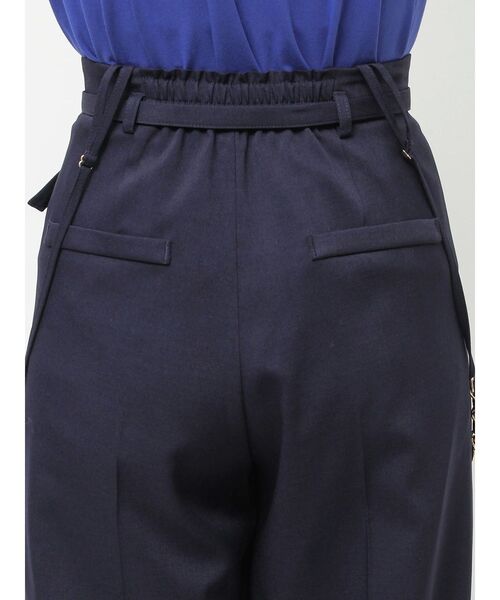 dazzlin（ダズリン）の「ハイウエストチェーンサス付パンツ（その他パンツ・レディース・グレー/ネイビー・SMALL/MEDIUM）」の20枚目の写真