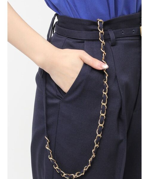 dazzlin（ダズリン）の「ハイウエストチェーンサス付パンツ（その他パンツ・レディース・グレー/ネイビー・SMALL/MEDIUM）」の21枚目の写真