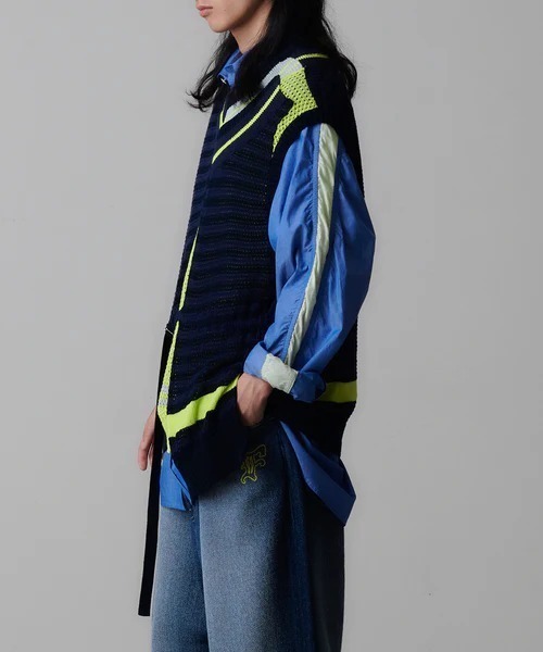 FACETASM（ファセッタズム）の「FACETASM/ファセッタズム/LAYERD MESH KNIT VEST（ニット/セーター・メンズ・ネイビー・4）」の2枚目の写真