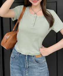 Ada.（エイダ）の「ヘンリーネック ラウンドへム 半袖 トップス（Tシャツ/カットソー）」
