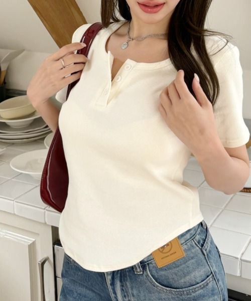 Ada.（エイダ）の「ヘンリーネック ランドヘム 半袖 トップス（Tシャツ/カットソー・レディース・アイボリー/ブラック/グレー/グリーン/ライトブルー/チャコール/ネイビー/ライトピンク・M/S/L）」の13枚目の写真