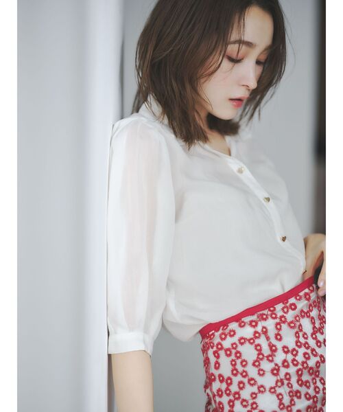 dazzlin（ダズリン）の「【藤井サチコラボ】コットンライクシアーシャツ（シャツ/ブラウス・レディース・オフホワイト/ネイビー/ピンク・FREE）」の10枚目の写真