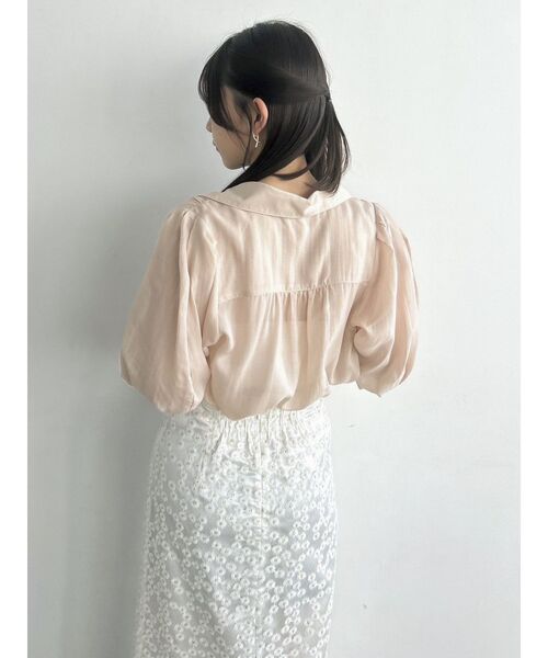 dazzlin（ダズリン）の「【藤井サチコラボ】コットンライクシアーシャツ（シャツ/ブラウス・レディース・オフホワイト/ネイビー/ピンク・FREE）」の4枚目の写真