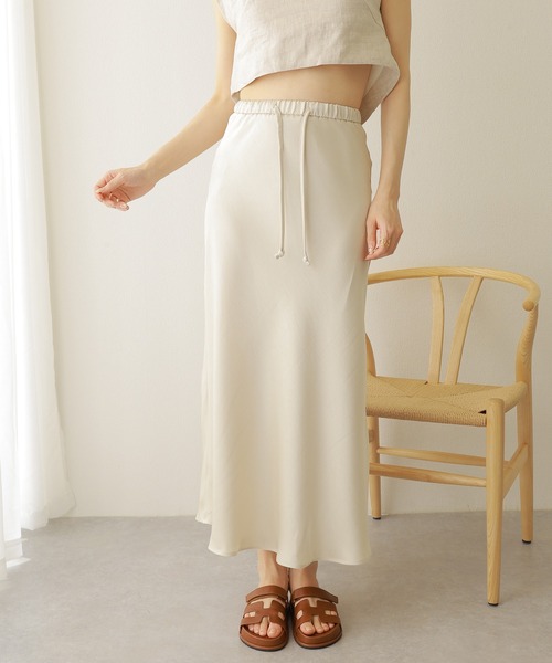 LAULEN(ローレン)の「satin flare long skirt /サテン 裾 フレア ロング スカート(スカート・レディース・アイボリー/ブラック・M)」の10枚目の写真