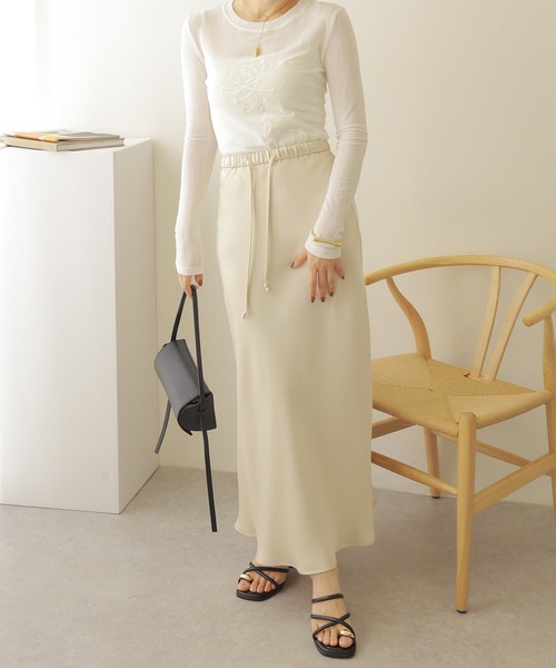 LAULEN(ローレン)の「satin flare long skirt /サテン 裾 フレア ロング スカート(スカート・レディース・アイボリー/ブラック・M)」の14枚目の写真