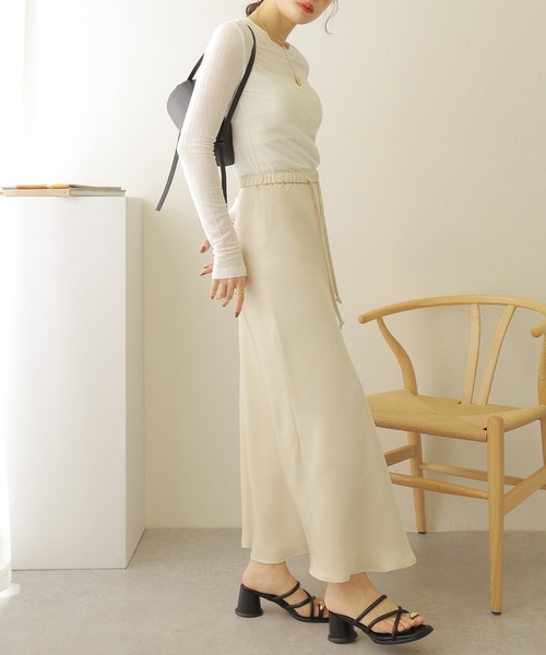 LAULEN(ローレン)の「satin flare long skirt /サテン 裾 フレア ロング スカート(スカート・レディース・アイボリー/ブラック・M)」の6枚目の写真