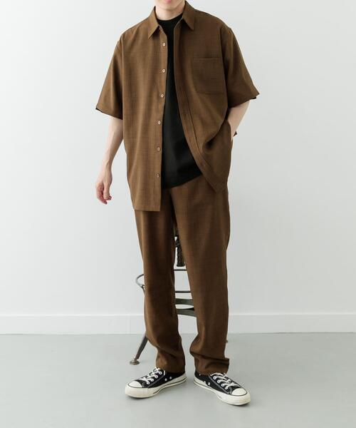 ITEMS URBANRESEARCH（アイテムズ アーバンリサーチ）の「『イージーケア/速乾/UVカット』『セットアップ対応』クイックドライリネンタッチ半袖シャツ（シャツ/ブラウス・メンズ・ブラウン/グリーン/ブラック/チャコールグレー・MEDIUM/LARGE）」の5枚目の写真