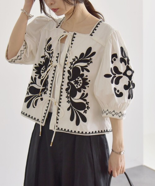 SHIPS for women / シップスウィメン quaranciel:〈洗濯機可能〉エンブロイダリー スクエアネック ブラウス セール】quaranciel:〈洗濯機可能〉エンブロイダリー スクエア
