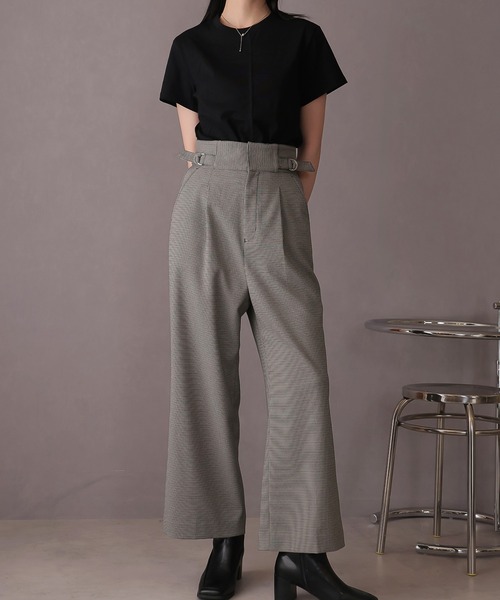 Doula Doula(ドゥーラドゥーラ)の「ハイウエストサイドベルトワイドパンツ(スラックス・レディース・ホワイト系その他/グレー系その他・マルチサイズ)」の2枚目の写真