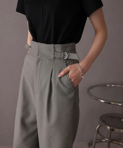 Doula Doula(ドゥーラドゥーラ)の「ハイウエストサイドベルトワイドパンツ(スラックス・レディース・ホワイト系その他/グレー系その他・マルチサイズ)」の9枚目の写真