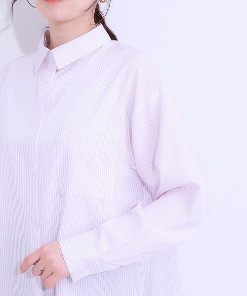 SHOO・LA・RUE(シューラルー)の「【ひんやり/UV/吸水速乾/洗濯後しわになりにくい】ラッシュガードにもなる ストライプ前開きシャツ(シャツ/ブラウス・レディース・グリーン系3/ネイビー系2/サックスブルー系2/ピンク系3・01/02/03/04)」の8枚目の写真