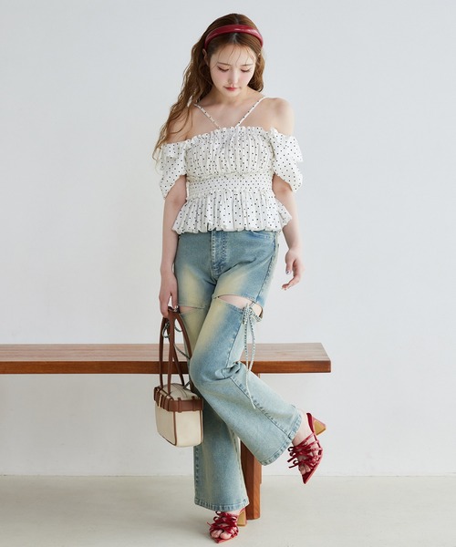 one after another NICE CLAUP（ワンアフターアナザーナイスクラップ）の「サイドオープンリボンフレアデニムパンツ（デニムパンツ・レディース・ブルー/ネイビー/ライトブルー・SMALL/MEDIUM）」の11枚目の写真