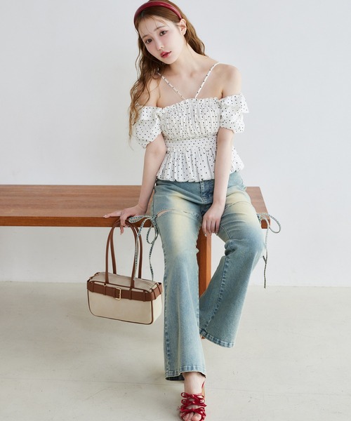 one after another NICE CLAUP（ワンアフターアナザーナイスクラップ）の「サイドオープンリボンフレアデニムパンツ（デニムパンツ・レディース・ブルー/ネイビー/ライトブルー・SMALL/MEDIUM）」の10枚目の写真