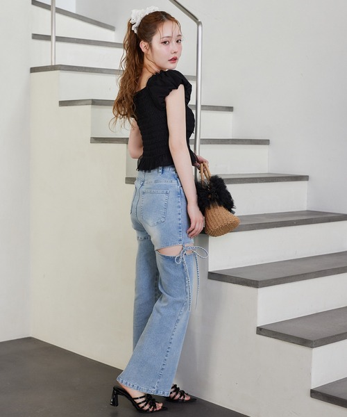 one after another NICE CLAUP（ワンアフターアナザーナイスクラップ）の「サイドオープンリボンフレアデニムパンツ（デニムパンツ・レディース・ブルー/ネイビー/ライトブルー・SMALL/MEDIUM）」の14枚目の写真