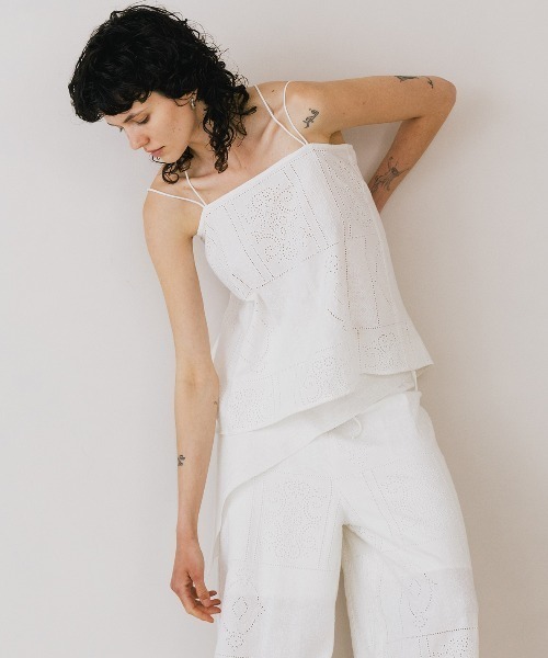 CREDONA（クレドナ）の「CUTWORK LACE CAMI/カットワークレースキャミ（Tシャツ/カットソー・レディース・ホワイト/ブラウン/ネイビー・FREE）」の5枚目の写真