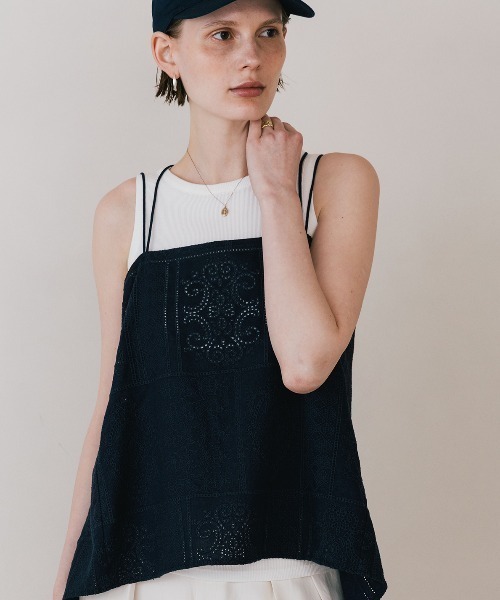 CREDONA（クレドナ）の「CUTWORK LACE CAMI/カットワークレースキャミ（Tシャツ/カットソー・レディース・ホワイト/ブラウン/ネイビー・FREE）」の15枚目の写真