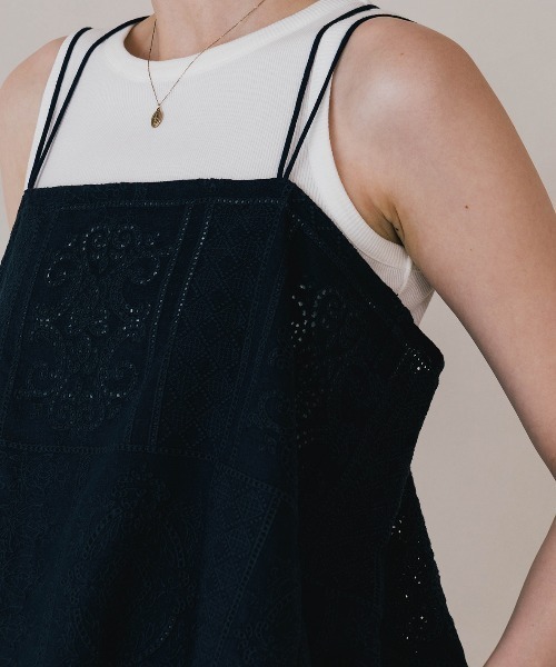 CREDONA（クレドナ）の「CUTWORK LACE CAMI/カットワークレースキャミ（Tシャツ/カットソー・レディース・ホワイト/ブラウン/ネイビー・FREE）」の13枚目の写真