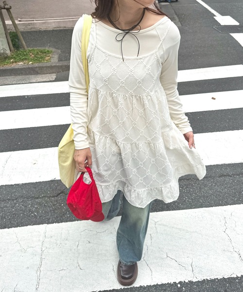 PILIT（ピリット）の「カットレース ティアードキャミワンピース（ワンピース・レディース・オフホワイト/ブラック/ブラウン・MEDIUM）」の2枚目の写真