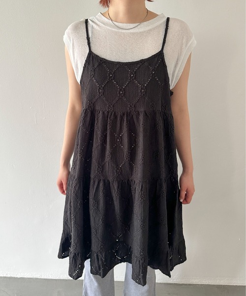 PILIT（ピリット）の「カットレース ティアードキャミワンピース（ワンピース・レディース・オフホワイト/ブラック/ブラウン・MEDIUM）」の5枚目の写真
