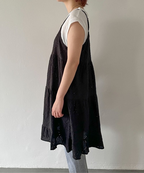 PILIT（ピリット）の「カットレース ティアードキャミワンピース（ワンピース・レディース・オフホワイト/ブラック/ブラウン・MEDIUM）」の6枚目の写真