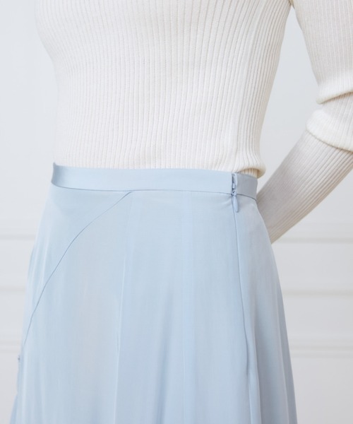 INED（イネド）の「カットジャガードアシメトリースカート《la veille by SUPERIOR CLOSET》（スカート・レディース・アイボリー/サックスブルー・9号/11号）」の5枚目の写真