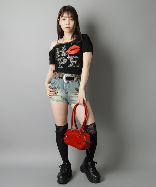 SPINNS（スピンズ）の「合皮ボストンバッグ/サイドレースアップ（ボストンバッグ・レディース・ピンク/レッド/ブラック・ONESIZE）」の13枚目の写真