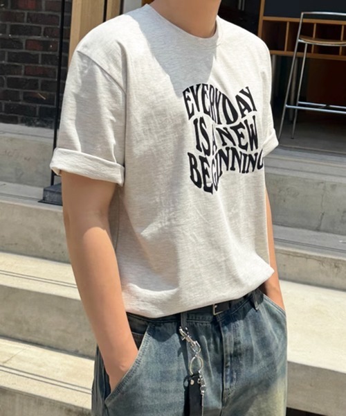NOWLE(ノウル)の「【NOWLE】ウェーブ グラフィティ メッセージ プリント 半袖 Tシャツ(Tシャツ/カットソー・メンズ・グレー・LARGE/MEDIUM/X-LARGE)」の4枚目の写真