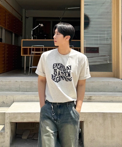 NOWLE(ノウル)の「【NOWLE】ウェーブ グラフィティ メッセージ プリント 半袖 Tシャツ(Tシャツ/カットソー・メンズ・グレー・LARGE/MEDIUM/X-LARGE)」の15枚目の写真