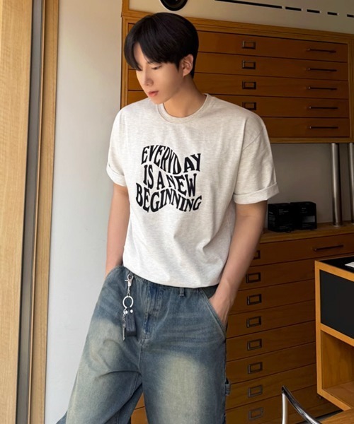 NOWLE(ノウル)の「【NOWLE】ウェーブ グラフィティ メッセージ プリント 半袖 Tシャツ(Tシャツ/カットソー・メンズ・グレー・LARGE/MEDIUM/X-LARGE)」の22枚目の写真