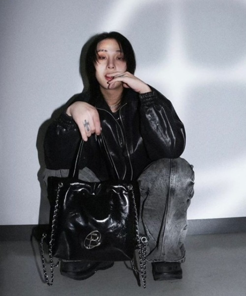 BLACKPURPLE(ブラックパープル)の「【BLACK PURPLE】Muffin Multi-Bag / 【ブラックパープル】マフィンマルチバックパック(バックパック/リュック・メンズ・シルバー/ブラック・ONE SIZE)」の8枚目の写真