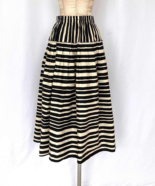 Q（キュー）の「ボーダースカート（スカート・レディース・ブラック系その他・MEDIUM）」の6枚目の写真