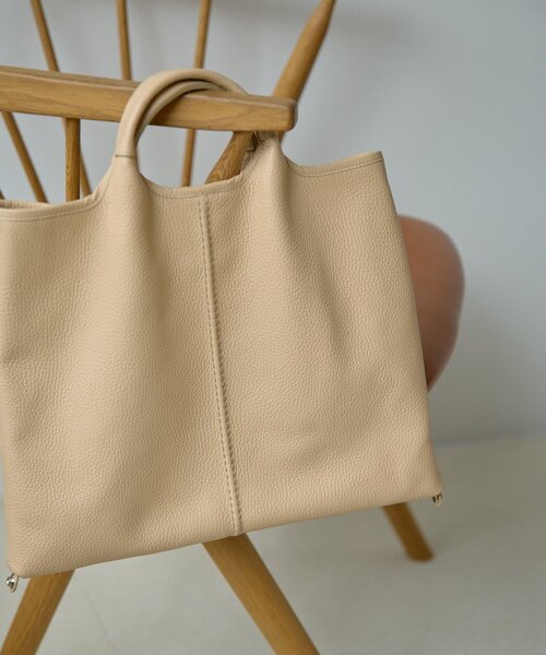 Whim Gazette(ウィムガゼット)の「【Hoaw.】レザーストラップバッグ(トートバッグ・レディース・ブラック/ベージュ・FREE)」の3枚目の写真