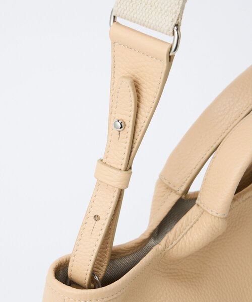 Whim Gazette(ウィムガゼット)の「【Hoaw.】レザーストラップバッグ(トートバッグ・レディース・ブラック/ベージュ・FREE)」の14枚目の写真