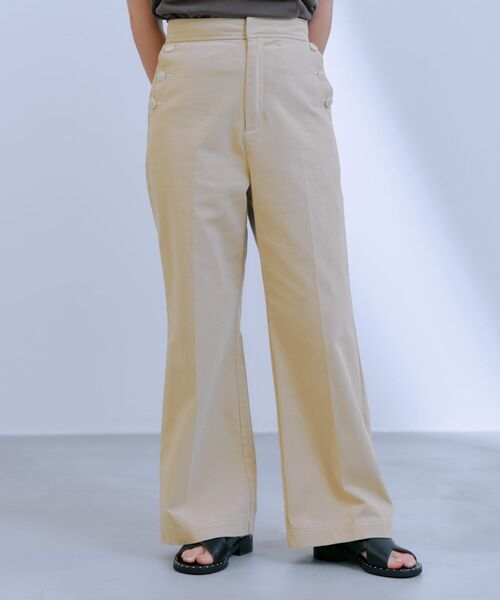 COHINA(コヒナ)の「セミフレアステッチマリンパンツ 【低身長・小柄女性】(その他パンツ・レディース・グリーン/ベージュ/ネイビー・XS-Short/XS-Regular/S-Short/S-Regular)」の2枚目の写真