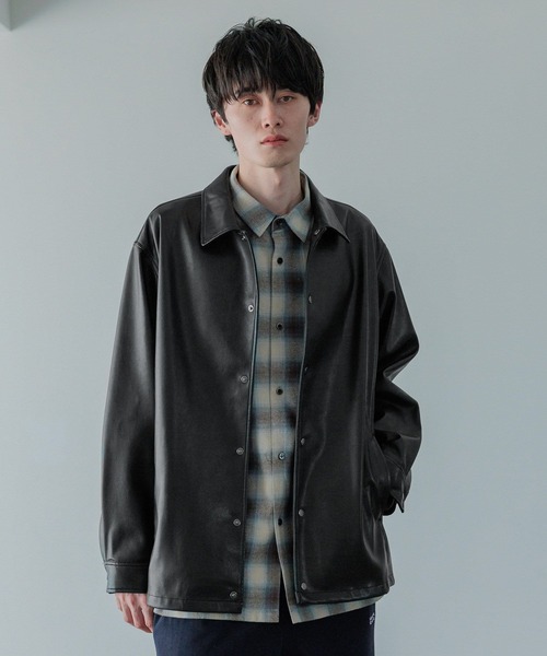 LOWRYS FARM（ローリーズファーム）の「【LFM(U)】フェイクレザーコーチジャケット　 571329（ライダースジャケット・メンズ・ブラック・MEDIUM/LARGE）」の4枚目の写真