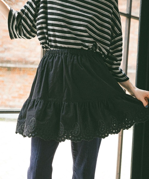 niko and...（ニコアンド）の「2WAY刺繍キャミミニスカート（スカート・レディース・ブラウン/ライトグレー/ブラック・FREE）」の4枚目の写真