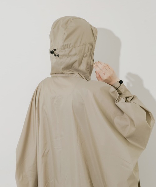 SMELLY（スメリー）の「w.p.c　ユニセックス ウォーターリペレントポンチョ（ポンチョ・レディース・ベージュ/ブラック・ONE）」の18枚目の写真