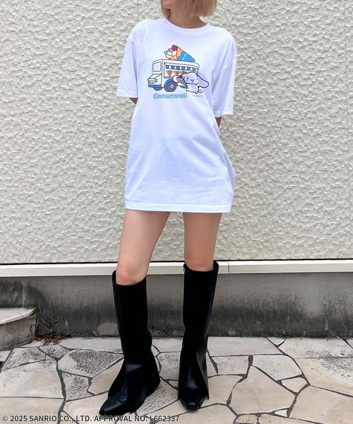 4GEEKS BY SPIRALGIRL(フォーギークスバイスパイラルガール)の「【Sanrio characters/サンリオキャラクターズ】シナモロールスーベニアTシャツ(Tシャツ/カットソー・レディース・ホワイト・FREE)」の4枚目の写真