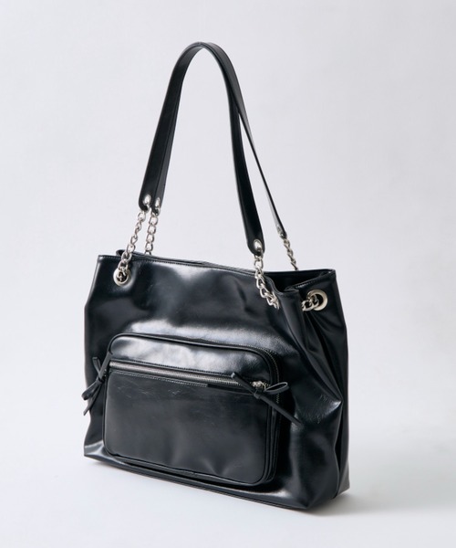 OLIVE des OLIVE(オリーブデオリーブ)の「BIGポケット合皮トートバッグ(トートバッグ・レディース・ブラック/オフホワイト・FREE)」の2枚目の写真