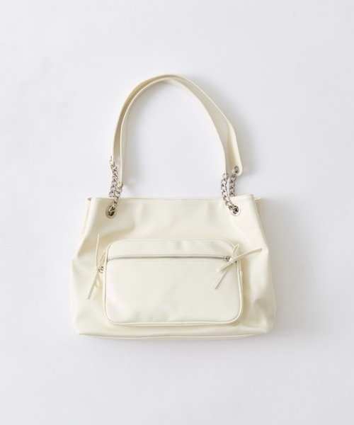 OLIVE des OLIVE(オリーブデオリーブ)の「BIGポケット合皮トートバッグ(トートバッグ・レディース・ブラック/オフホワイト・FREE)」の6枚目の写真