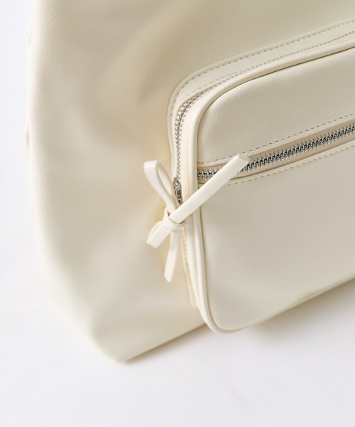 OLIVE des OLIVE(オリーブデオリーブ)の「BIGポケット合皮トートバッグ(トートバッグ・レディース・ブラック/オフホワイト・FREE)」の10枚目の写真