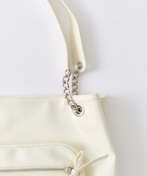 OLIVE des OLIVE(オリーブデオリーブ)の「BIGポケット合皮トートバッグ(トートバッグ・レディース・ブラック/オフホワイト・FREE)」の8枚目の写真