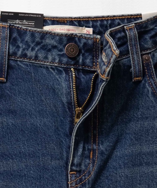 Levi's（リーバイス）の「LEVI'S(R) BAGGY DAD BARREL JEANS/バギーダッドバレルジーンズ（デニムパンツ・レディース・ダークブルー/ブラック/サックスブルー/ライトブルー・24inch/25inch/26inch/27inch）」の11枚目の写真