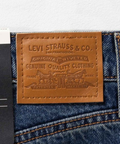 Levi's（リーバイス）の「LEVI'S(R) BAGGY DAD BARREL JEANS/バギーダッドバレルジーンズ（デニムパンツ・レディース・ダークブルー/ブラック/サックスブルー/ライトブルー・24inch/25inch/26inch/27inch）」の8枚目の写真