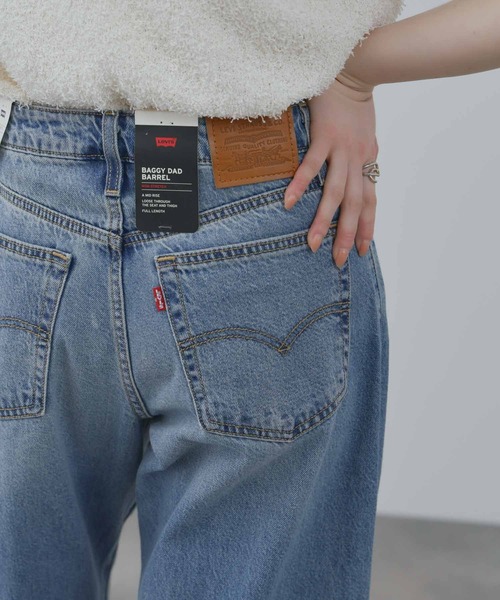 Levi's（リーバイス）の「LEVI'S(R) BAGGY DAD BARREL JEANS/バギーダッドバレルジーンズ（デニムパンツ・レディース・ダークブルー/ブラック/サックスブルー/ライトブルー・24inch/25inch/26inch/27inch）」の19枚目の写真